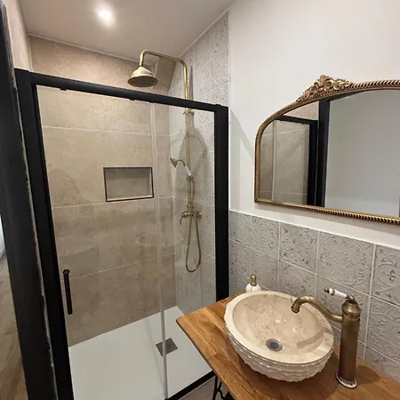 La Table Du Chevalier - Cite 公寓 *